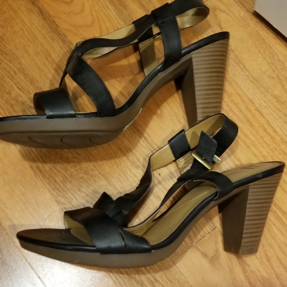 Brand new Clark's heels